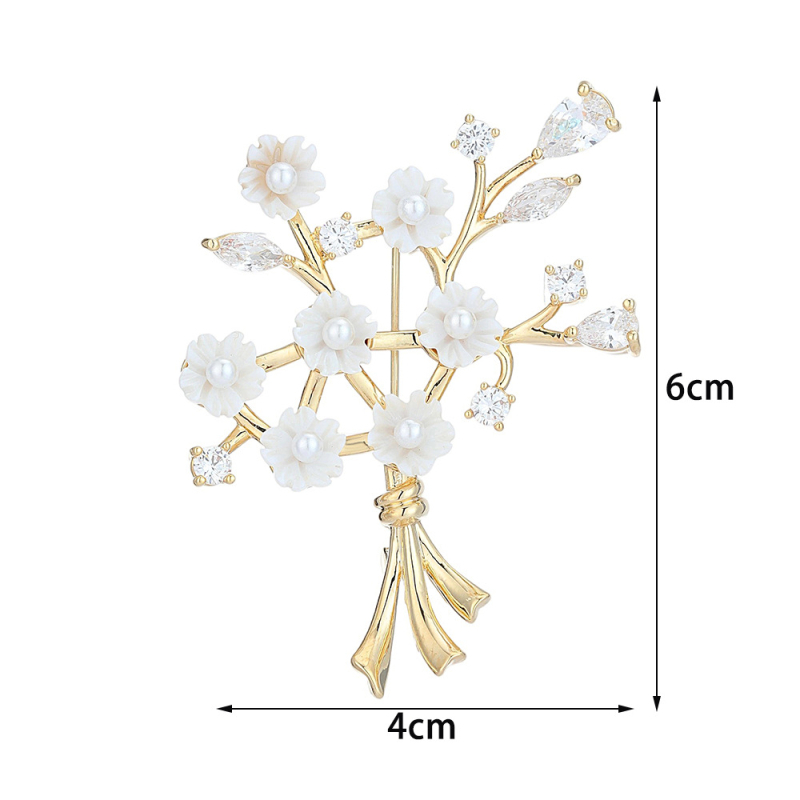 Varinė gėlėnės sagė su cirkono įdėklu ir baltaisiais kristalais, diamantiniu įtvirtinimu, Princesės serija