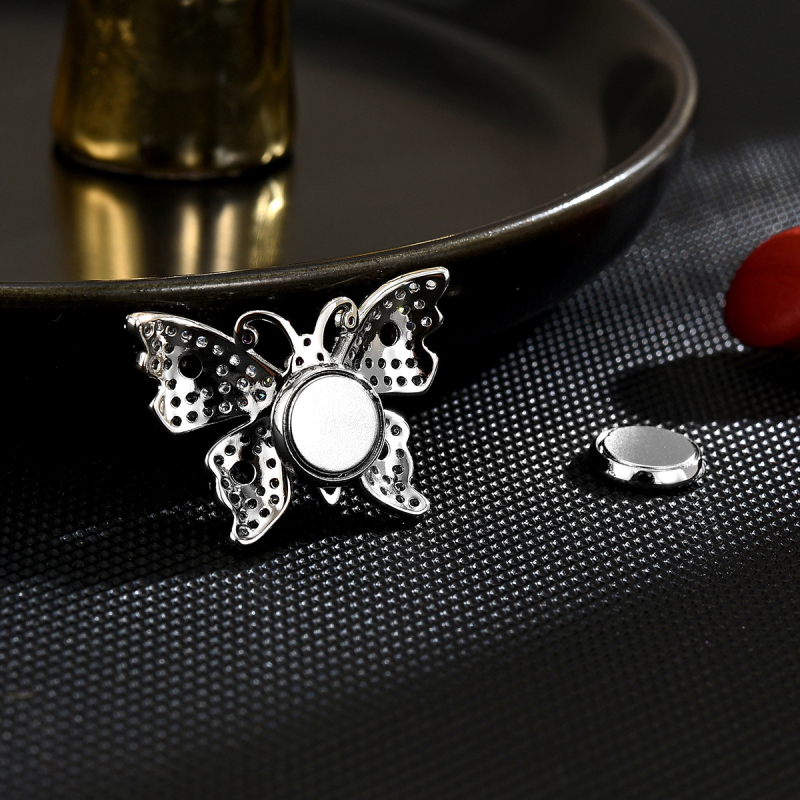 Metalinė segė su gyvūno forma ir deimantų įtvirtinimu, dekoratyvi moterims