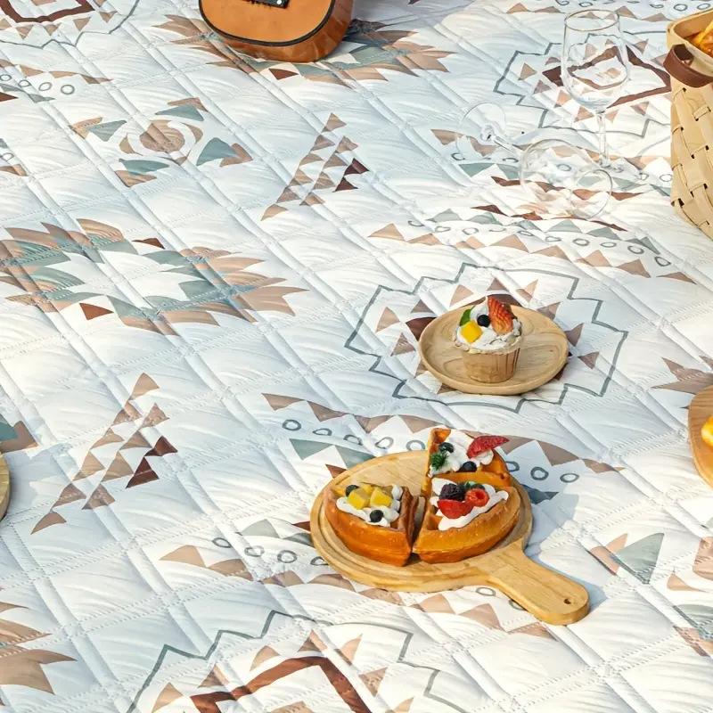 Individualizuotas pikniko kilimėlis lauko kempingui – sulankstomas, atsparus vandeniui, Oxford audinys, modelis 05093, 400 g, tinkamas keliems žmonėms