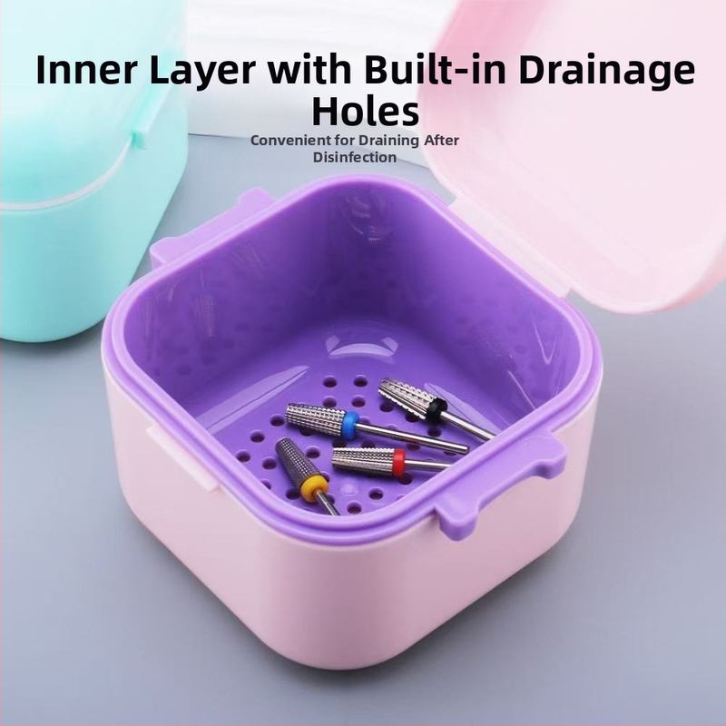 Plastová krabička na dezinfekciu a čistenie nástrojov na pilovanie nechtov s alkohollovým ponorením; čistý obsah 30