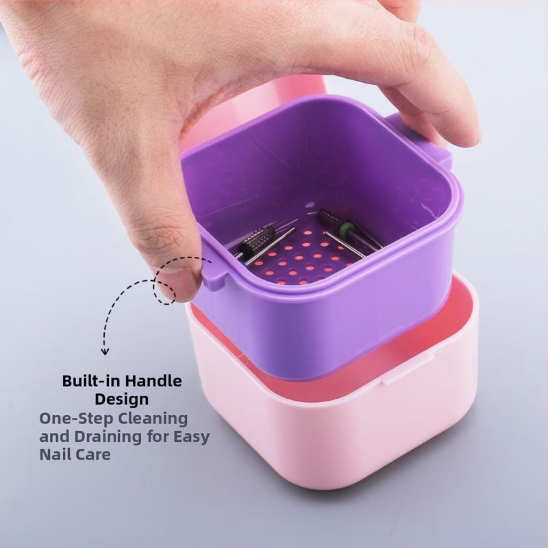 Plastová krabička na dezinfekciu a čistenie nástrojov na pilovanie nechtov s alkohollovým ponorením; čistý obsah 30