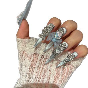 Φορητά νύχια τέχνης – μακρύ σχέδιο, μοτίβο κορδέλα και πεταλούδα, γλυκό/πικάντικο στυλ για κυρίες