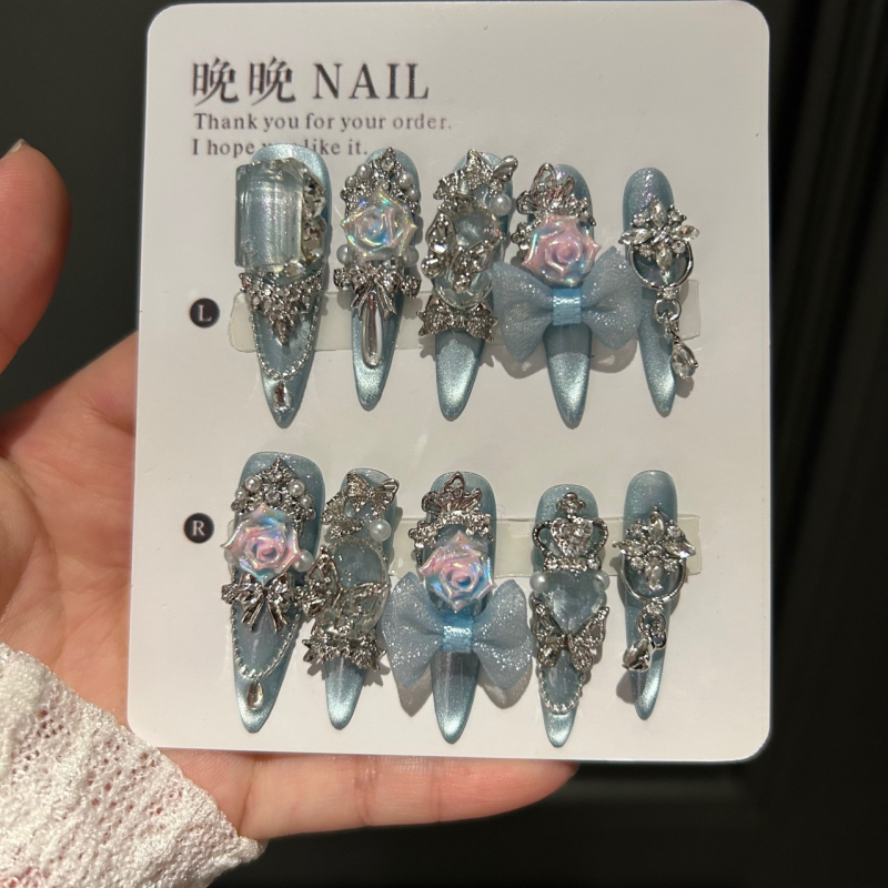 Unghii artificiale purtabile – design lung, model cu funda și fluture, stil dulce/picant pentru femei