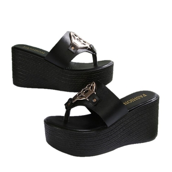 Γυναικεία σάνδαλα με κλινοειδές φαρδύ τακούνι και μεταλλική αλυσίδα, slip-on, πλαστικό επάνω μέρος, καουτσούκ σόλα, για παραλία