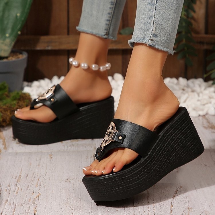 Sandale damă cu toc în clin și lanț metalic, slip-on, partea superioară din plastic, talpă din cauciuc, pentru plajă