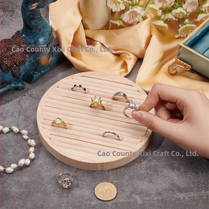 Drevený podnos na prstene — kruhový stojan na šperky, moderný minimalistický štýl, značka Liking
