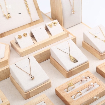 Ékszerkínáló vitrines display gyűrűknek, nyakláncoknak, fülbevalóknak és karkötőknek | Művészi stílus, 2025 tavaszi kiadás, Termékkód Thyj#Sdlznu+lznhyj#H%