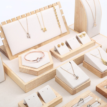 Ékszerkínáló vitrines display gyűrűknek, nyakláncoknak, fülbevalóknak és karkötőknek | Művészi stílus, 2025 tavaszi kiadás, Termékkód Thyj#Sdlznu+lznhyj#H%