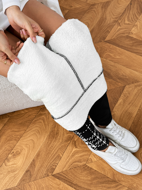 Sieviešu garās bikses, biezas un siltas, augsts viduklis, šaurs piegriezums, blokveida raksts, poliestera-spandeksa maisījums (95%+)