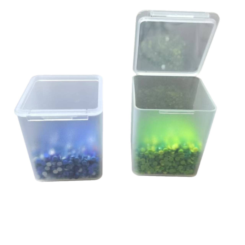 Karoliukų saugojimo dėžutė su skyrikliais, skaidraus polipropilenо, 2 L talpa, sulankstoma su dangteliu