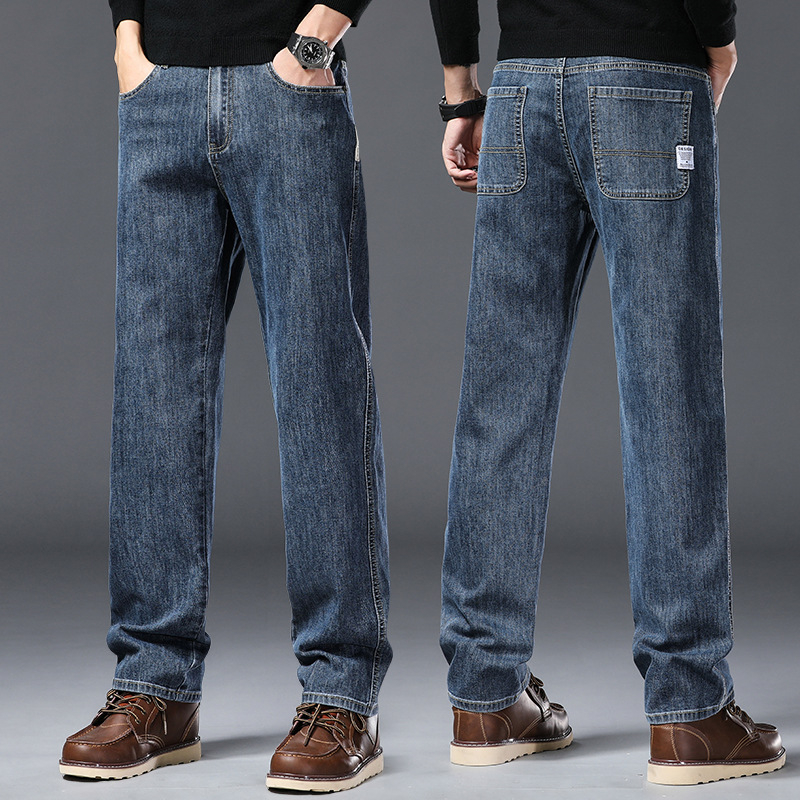 Jeanși pentru bărbați — croială dreaptă, talie medie, amestec bumbac-poliester cu 66,2% bumbac, 32,3% poliester, 1,5% spandex; fermoar, buzunare multiple, pantaloni lungi casual