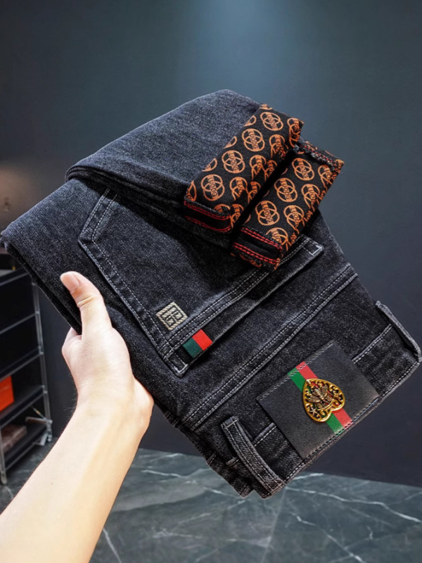 Džinsi ar izšuvumiem un apdruku, taisns piegriezums, kokvilnas-elastāna maisījums