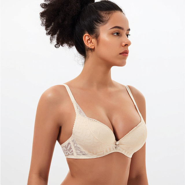 Δαντελένιο σουτιέν Push-Up με μεταλλική ενίσχυση, κύπελλα από αφρό, διαπνέον και ρυθμιζόμενο πίσω κλείσιμο