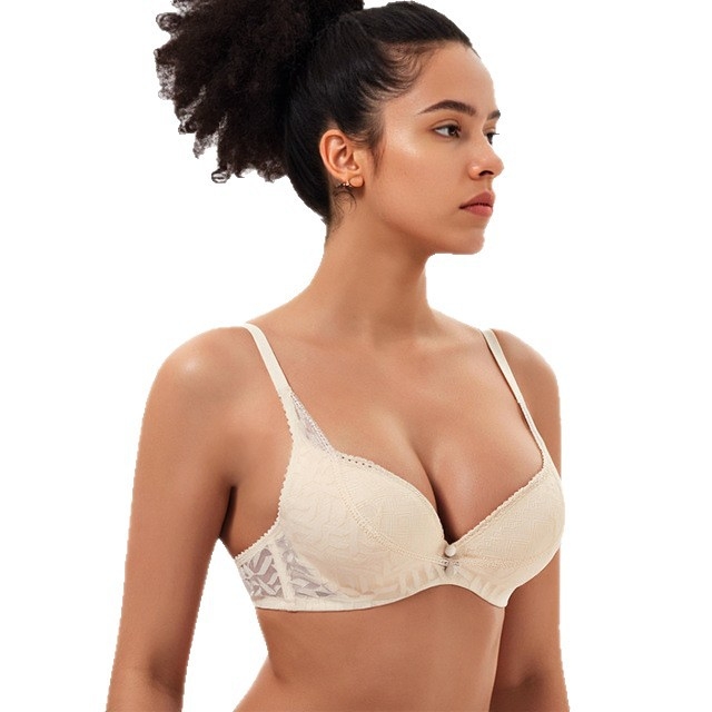 Δαντελένιο σουτιέν Push-Up με μεταλλική ενίσχυση, κύπελλα από αφρό, διαπνέον και ρυθμιζόμενο πίσω κλείσιμο