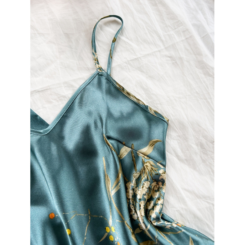 Naktsveļu komplekts ar ķiršu ziedu apdruku, V-veida kakla izgriezums, Sea Island zīds, vidēja svara