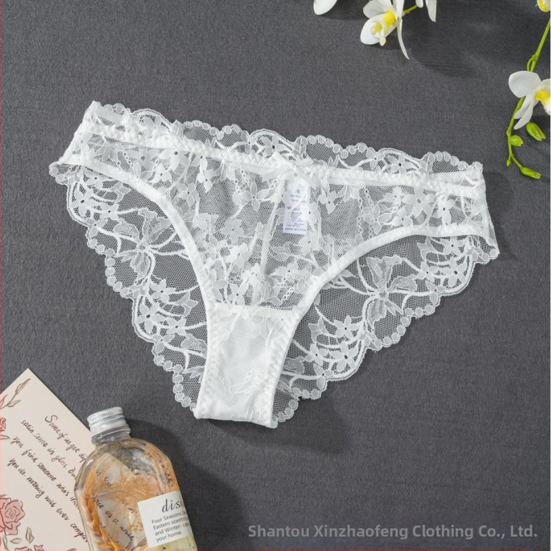 Mežģīņu tīkla apakšveļa ar zemu vidukli, elpojoša; galvenais materiāls: neilons 90–95%, starpseja: kokvilna 100%