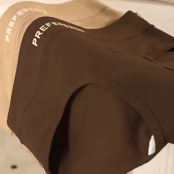 Γυναικείο εσώρουχο τρίγωνο από Milk Silk, μεσαία μέση, σχέδιο με γράμματα/αριθμούς, ανύψωση γλουτών, 90–95% πολυεστέρας