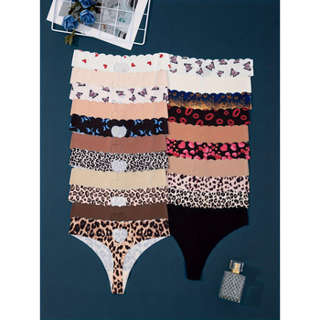 Γυναικείες στρινγκ με κυματοειδή άκρη, φλις ύφασμα; βασικό υλικό: 80% πολυεστέρας, 20% ελαστική ίνα; επένδυση καβάλου: 80% πολυεστέρας, 20% ελαστική ίνα; χαμηλή μέση.