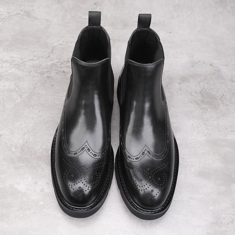 Férfi bőr Chelsea csizmák, üzleti stílus; felsőrész első osztályú marhabőr, gumitalp, kerek orr, oldalsó elasztikus panel, középső sarka 3–5 cm