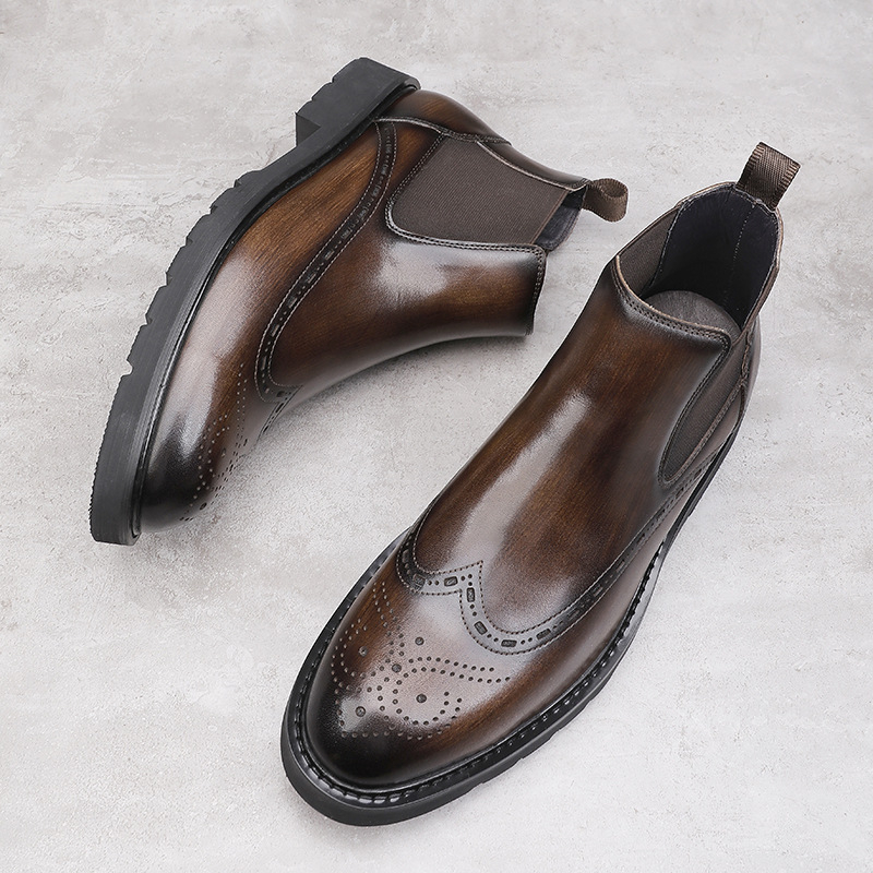 Férfi bőr Chelsea csizmák, üzleti stílus; felsőrész első osztályú marhabőr, gumitalp, kerek orr, oldalsó elasztikus panel, középső sarka 3–5 cm