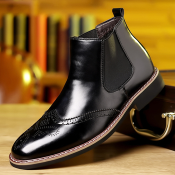 Férfi Chelsea csizmák - Slip-On, PU felsőrész, gumírozott talp, hegyes orr, középmagas cső