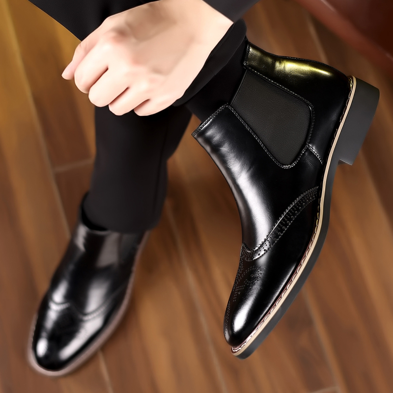 Férfi Chelsea csizmák - Slip-On, PU felsőrész, gumírozott talp, hegyes orr, középmagas cső