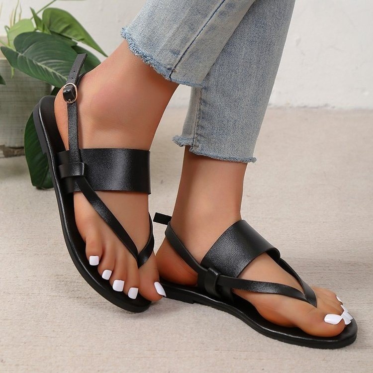 Római szandál PU felsőrész, gumírozott talp, kerek orr, bokán átívelő pánt, alacsony modell – női lapos szandálok