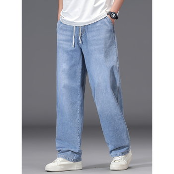 Мъжки дънки с прави крака, висока талия, свободна кройка, подплатени с флис; двойна талия с връзки за стягане, средноеластичен плат (64,7% памук, 30,2% полиестер, 4,1% други влакна, 1% спандекс).