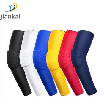 Лакътна защита J60/Double — полиестерно влакно; универсална група; обхват: лакът; категория: лакътна защита