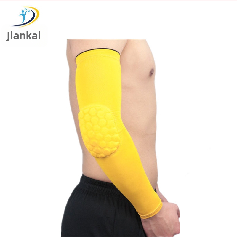 Лакътна защита J60/Double — полиестерно влакно; универсална група; обхват: лакът; категория: лакътна защита