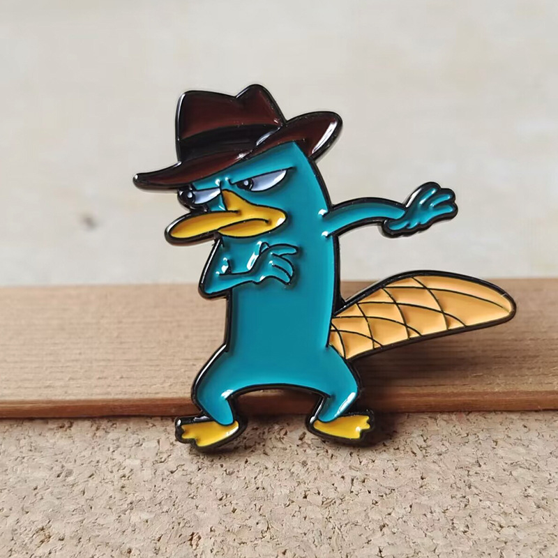 Platypus Enamel Pin - Broșă metalică, personaje de desen animat, finisaj pictat, accesoriu unisex pentru decor (vară 2024)