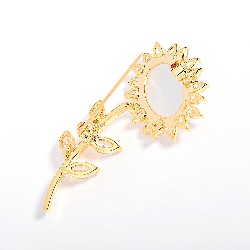 Kaķa acs un saulespuķu broša, vara elektroplakāta aksesuārs sievietēm, 2025. gada vasara, elegantā stila