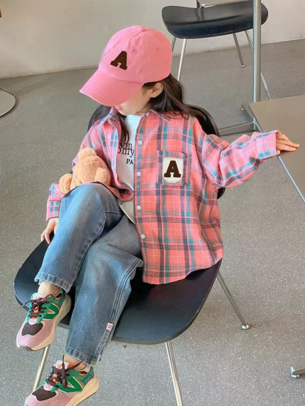 Kislányoknak készült kockás hosszú ujjú ing, lazított szabás, poliészter anyag, tavasz–ősz viselésre