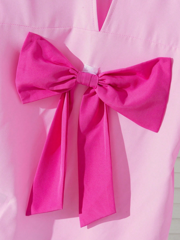 Cămașă pentru fete cu funda mare decorativă și decupaj la spate, guler turn-down, croială lejeră pe umeri, mâneci lungi, poliester