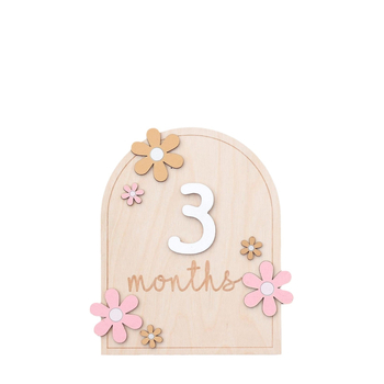 Ξύλινο διακοσμητικό αντικείμενο φωτογράφισης νεογέννητου: πλάκα μήνα γέννησης με μικρή μαργαρίτα, αναμνηστική πλάκα και κάρτα ορόσημων μωρού (Υλικό: ξύλο; Κατηγορία: διακοσμητικά; Χρήση: οικιακή χρήση; Ευκαιρίες δώρων: γενέθλια, αποφοίτηση, εγκαινιασμός σπ