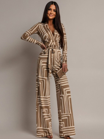 Ολόσωμη φόρμα από πολυεστέρα με βαθύ V ντεκολτέ, μακριά μανίκια, υψηλή μέση και φαρδιά παντελόνια.