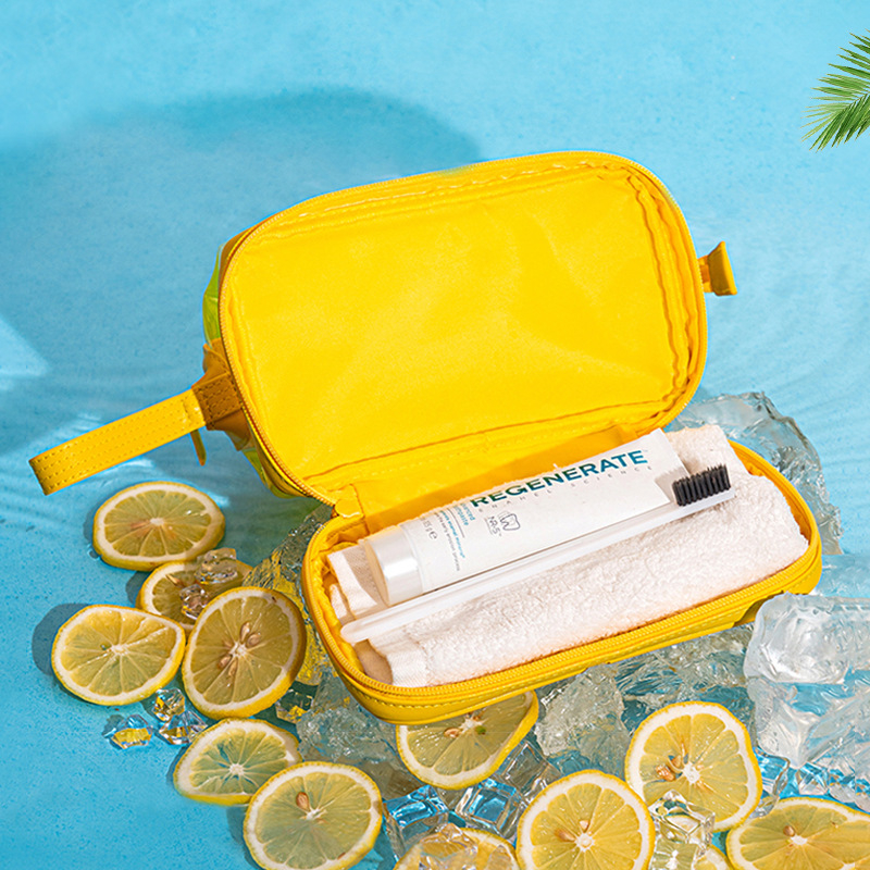 Geantă de machiaj din PVC cu interior laminat și închidere cu fermoar, țesătură poliesterică, formă orizontală pătrată, stil mini pătrat