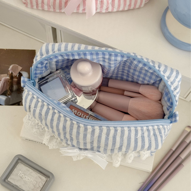 Nėrinių kosmetinė su dryžių raštu — lengva kasdieniam naudojimui; medžiaga: medvilnė; pamušalas: poliesteris