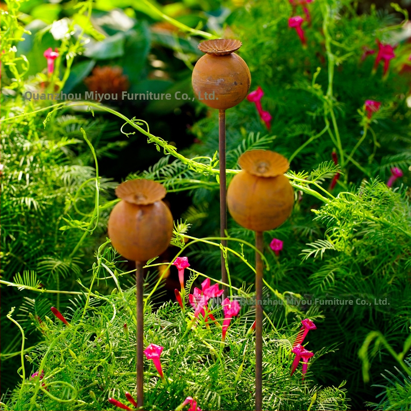 Železný záhradný kolík do trávy – geometrické kovové umenie, moderný minimalistický štýl