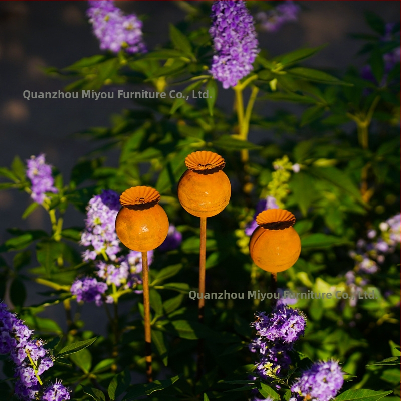 Železný záhradný kolík do trávy – geometrické kovové umenie, moderný minimalistický štýl