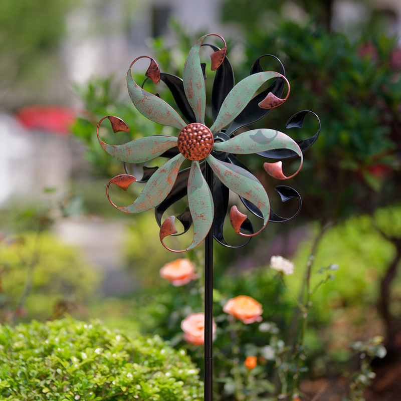 Ārējais dekoratīvais vējdzirnavs no dzelzs, ar daļēji automātisku un daļēji manuālu mehānismu