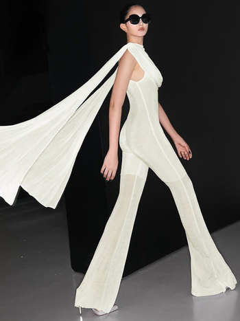 Ολόσωμη φόρμα χωρίς μανίκια, μέση μεσαίου ύψους, μακριά παντελόνια με ελαφρώς φαρδιά τελειώματα, πολυεστέρας-σπάντεξ, street style.