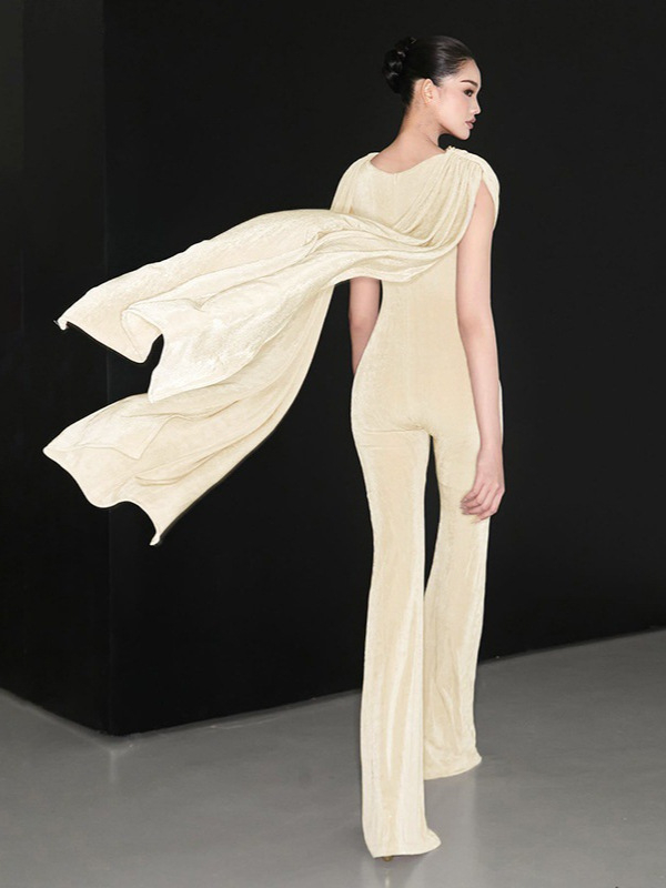 Salopetă fără mâneci, talie medie, pantaloni lungi ușor evazați, poliester-spandex, stil stradal.