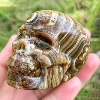 Csokoládé kalcitból készült kristály koponya dísz – faragott koponya, amerikai stílus, papírdobozos csomagolás