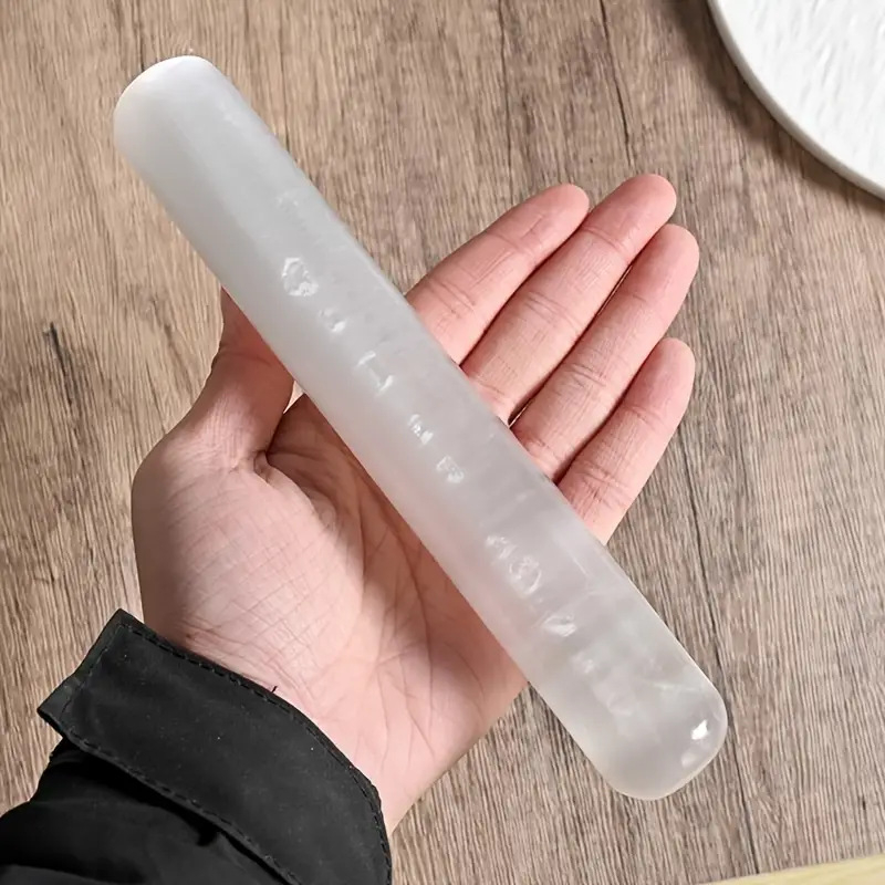 Kristály karkötő és nyaklánc kiállító állvány demagnetizáló rúddal, modern minimalist design, papírdobozos csomagolás