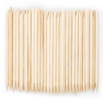 Kétoldalas, faanyagú manikűr eszköz – pontozó és domborító funkcióval, nyomás a körömágyon és tisztítás a körmökön