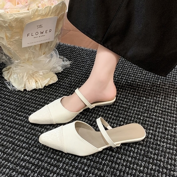 Γυναικείες σατέν παντόφλες-μούλες με μία λουρί μπροστά, μυτερός нос, χαμηλό τακούνι; άνω μέρος σατέν; σόλα καουτσούκ; εσωτερικό PU; πάχος σόλας 0-3 cm