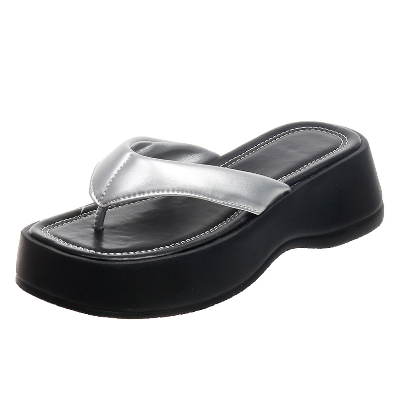 Női wedge szandál, koreai stílusban, thong kialakítás, vastag platform, PU felsőrész, PU bélés, gumírozott talp