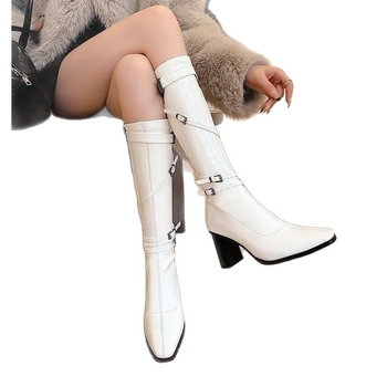 Martin batai su aukštu vamzdeliu, platus kulnas 6–8 cm, smaili nosis