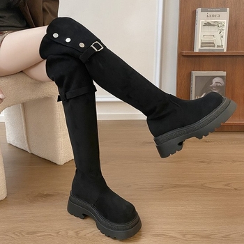 Cizme Martin peste genunchi, toc masiv 3–5 cm, PU partea superioară, talpă din cauciuc, căptușeală din țesătură